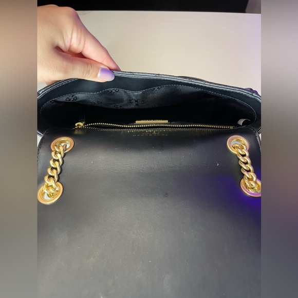 Tory Burch Black Willa Quilted Shoulder Bag - Picture 5 of 6